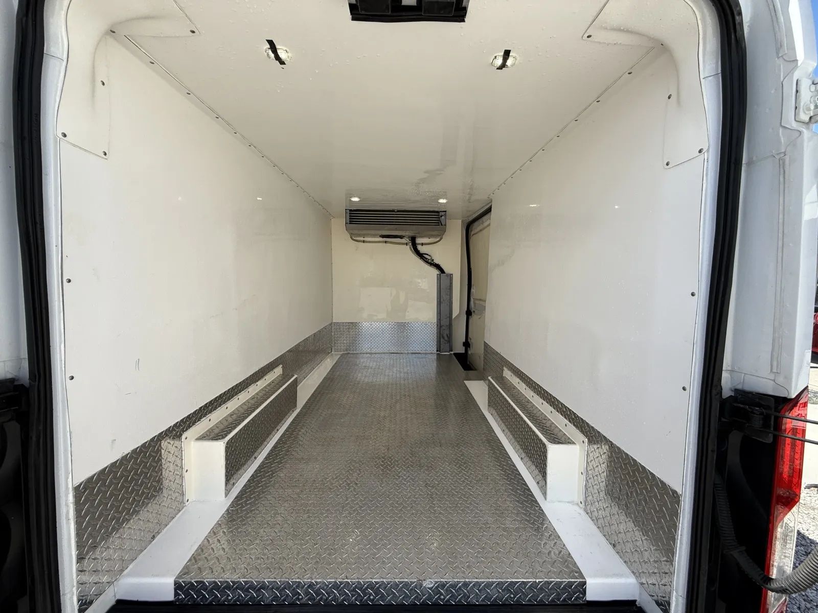 Used 2017 Ford Transit 250 - photo 14