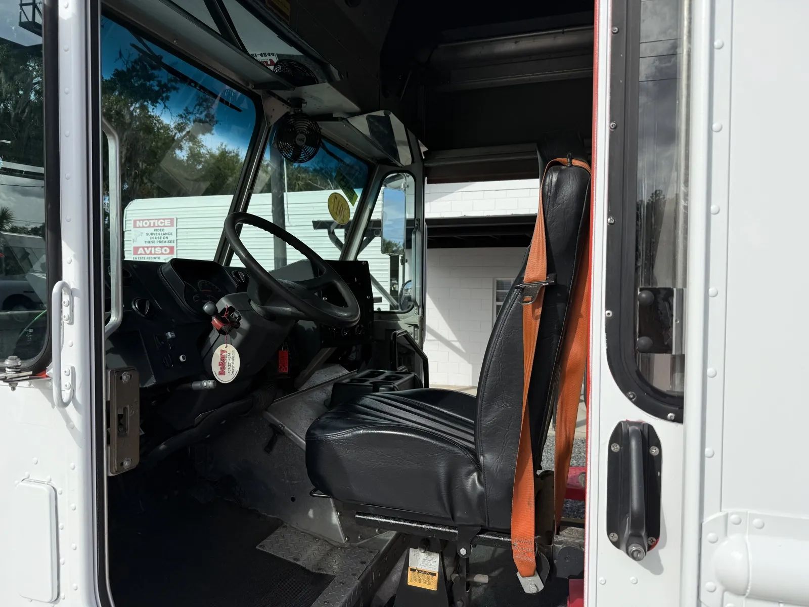 Used 2017 Freightliner MT 55 - photo 16