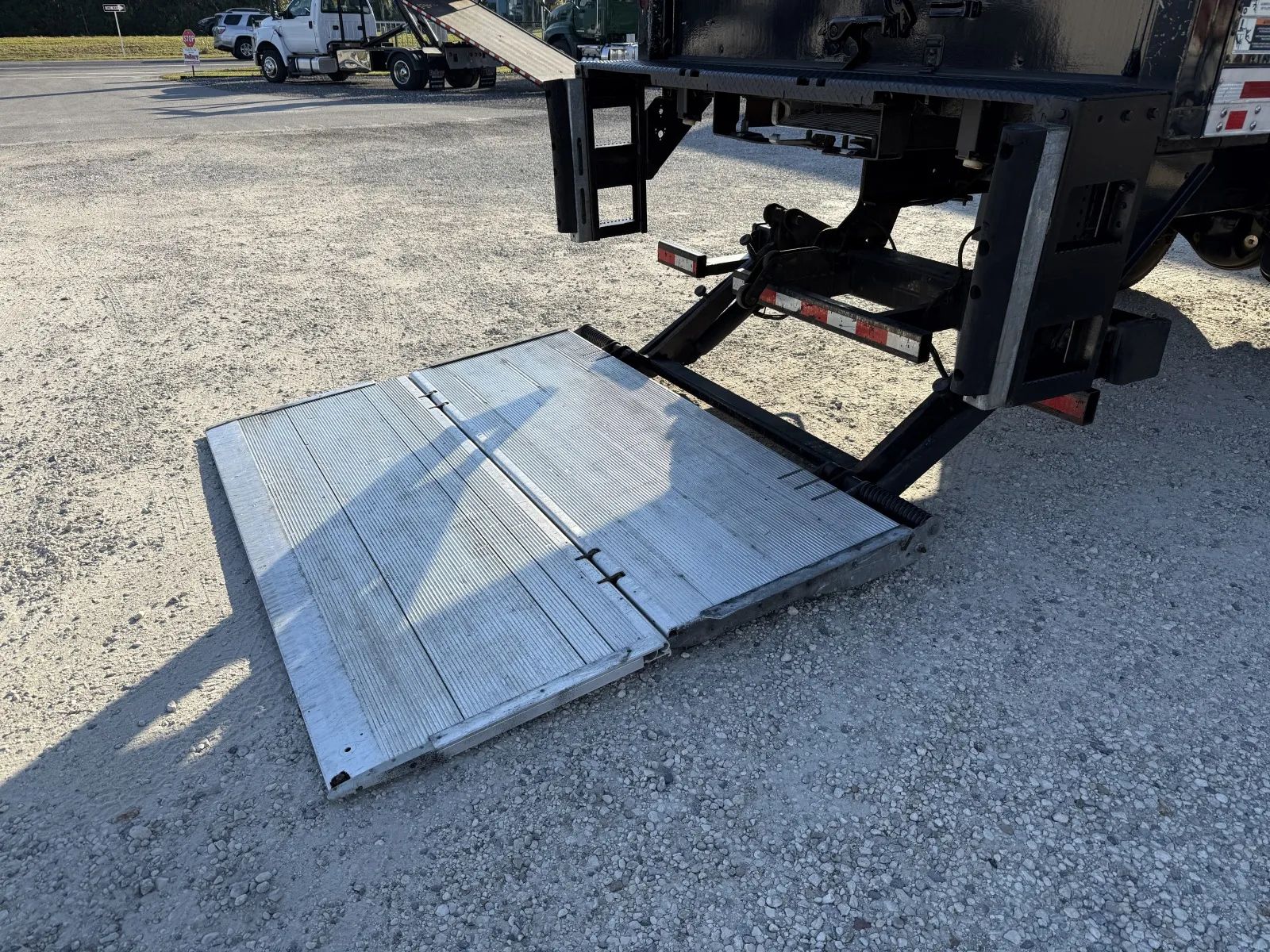 Used 2017 Freightliner M2 - photo 12