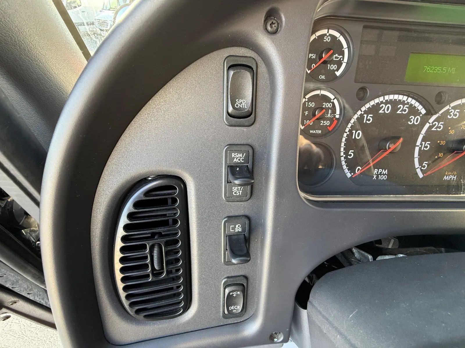 Used 2017 Freightliner M2 - photo 28