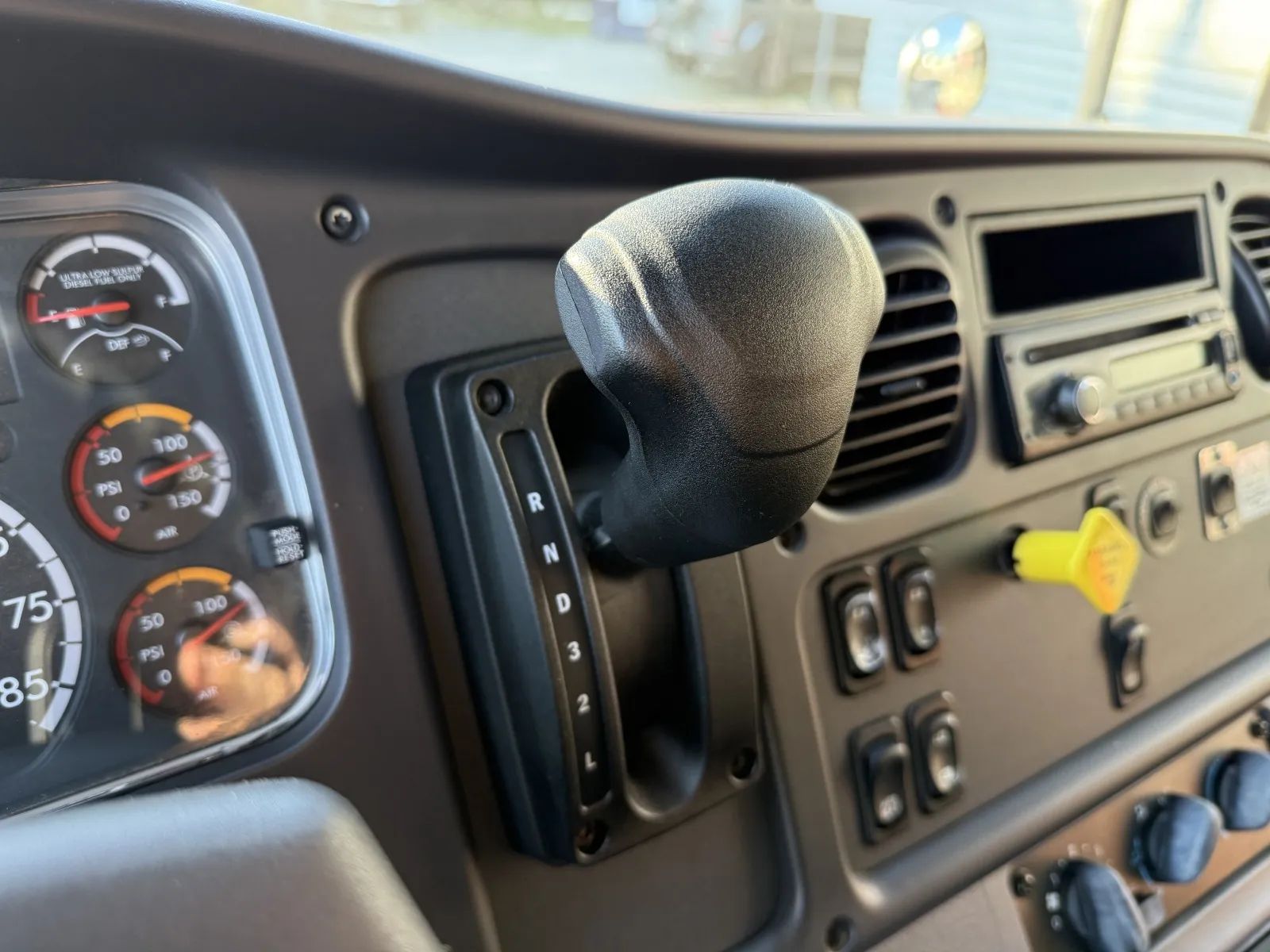 Used 2017 Freightliner M2 - photo 31