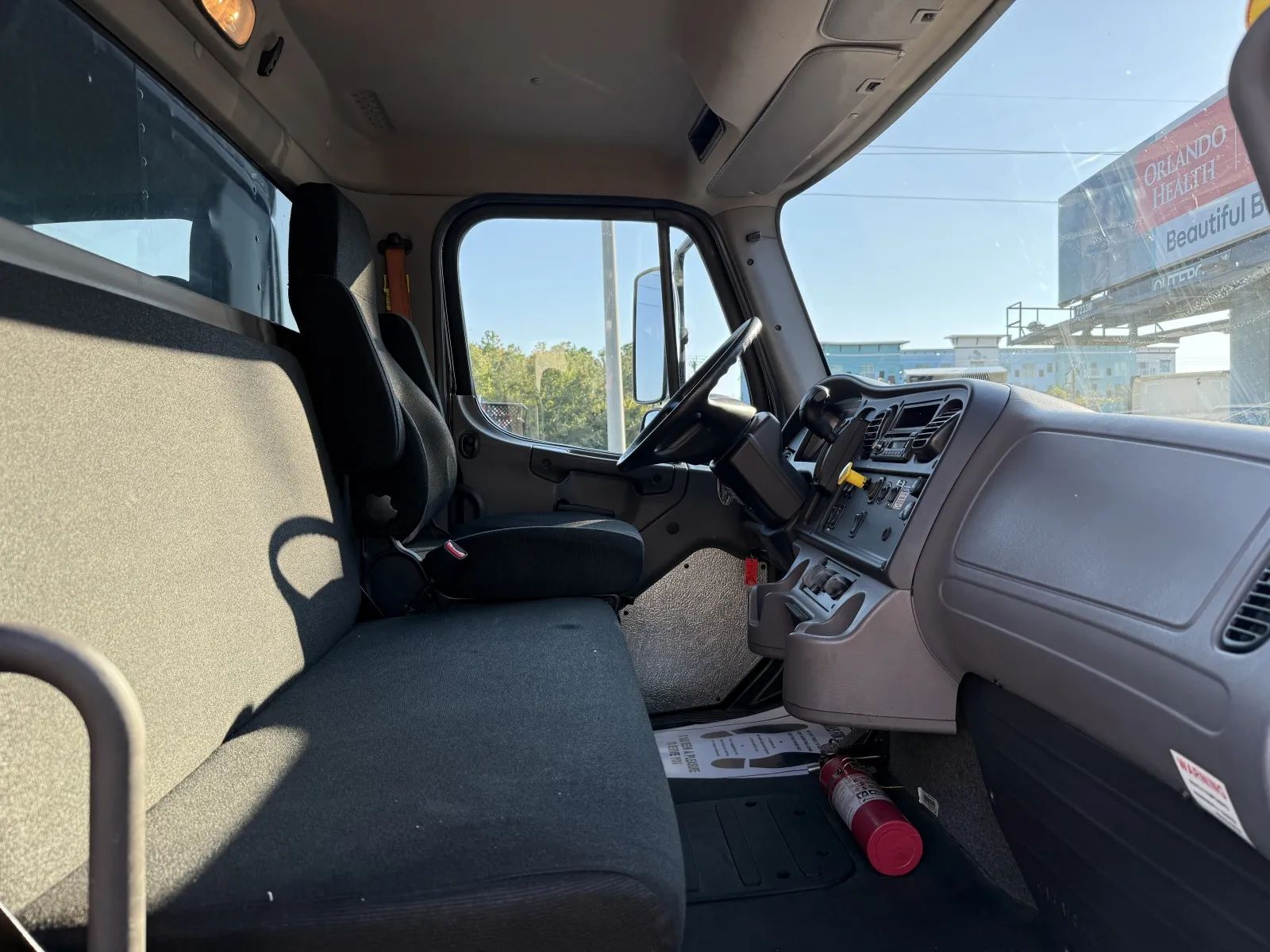Used 2017 Freightliner M2 - photo 32