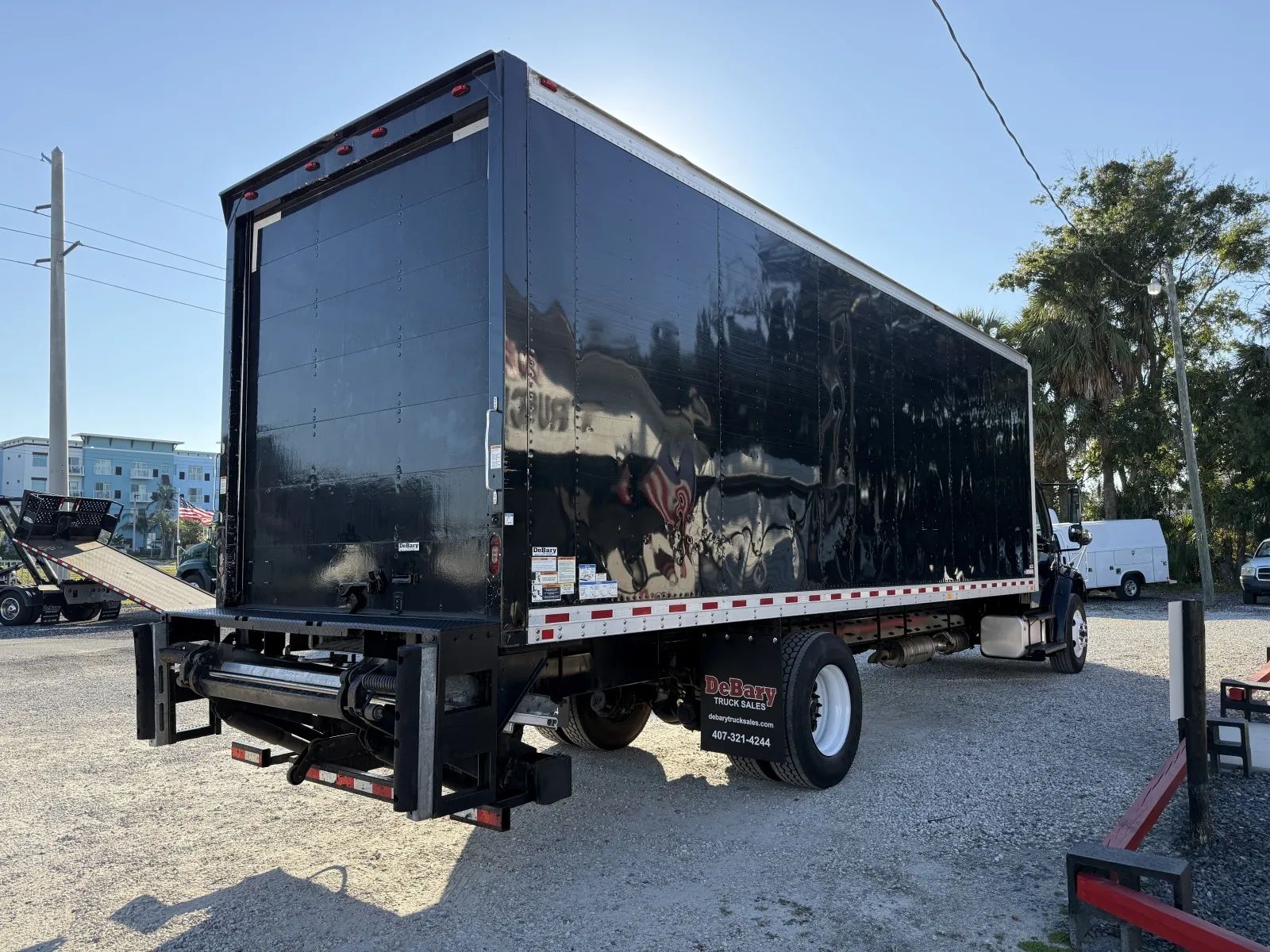 Used 2017 Freightliner M2 - photo 9