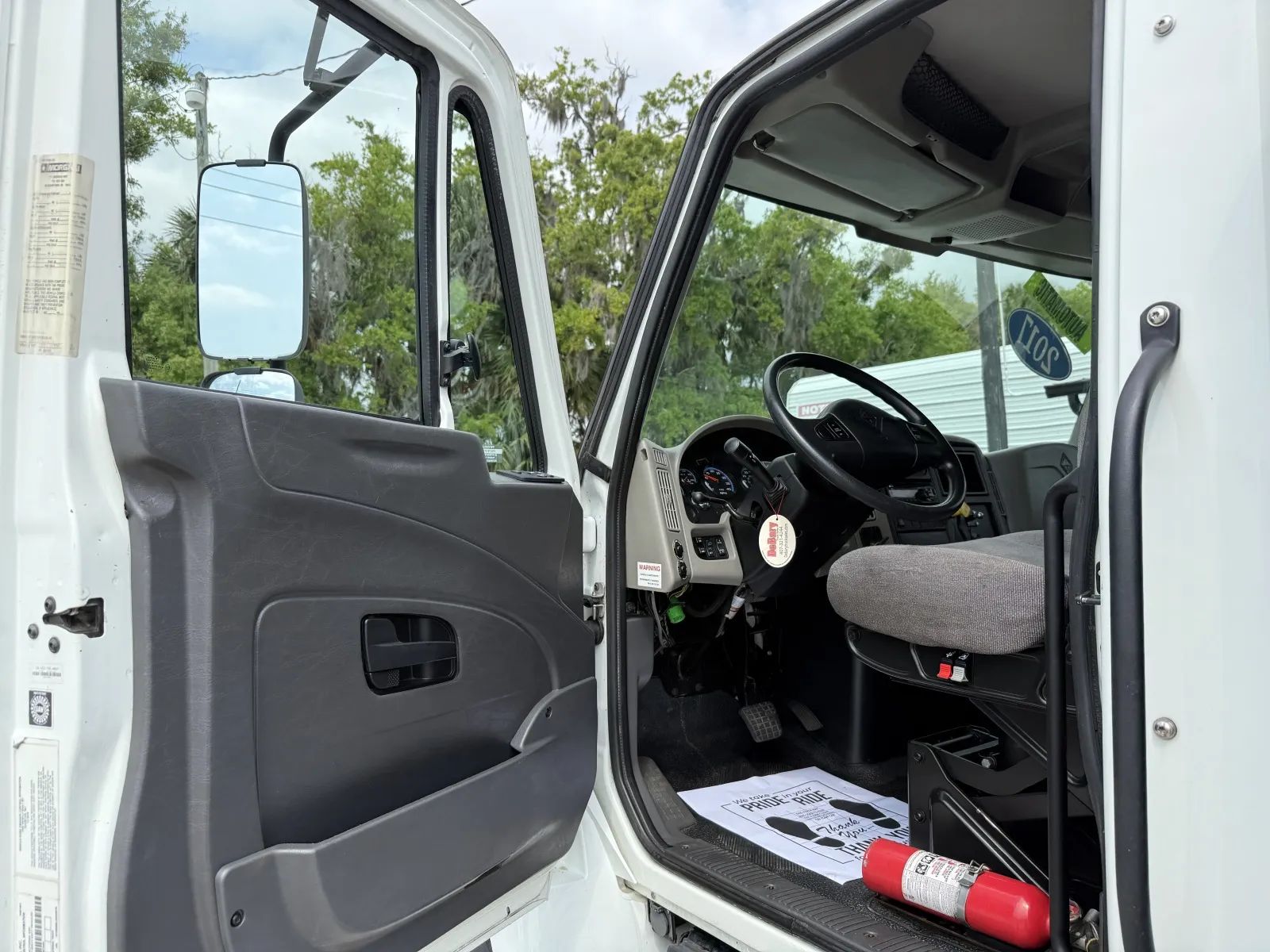 Used 2017 International DuraStar 4300 - photo 25