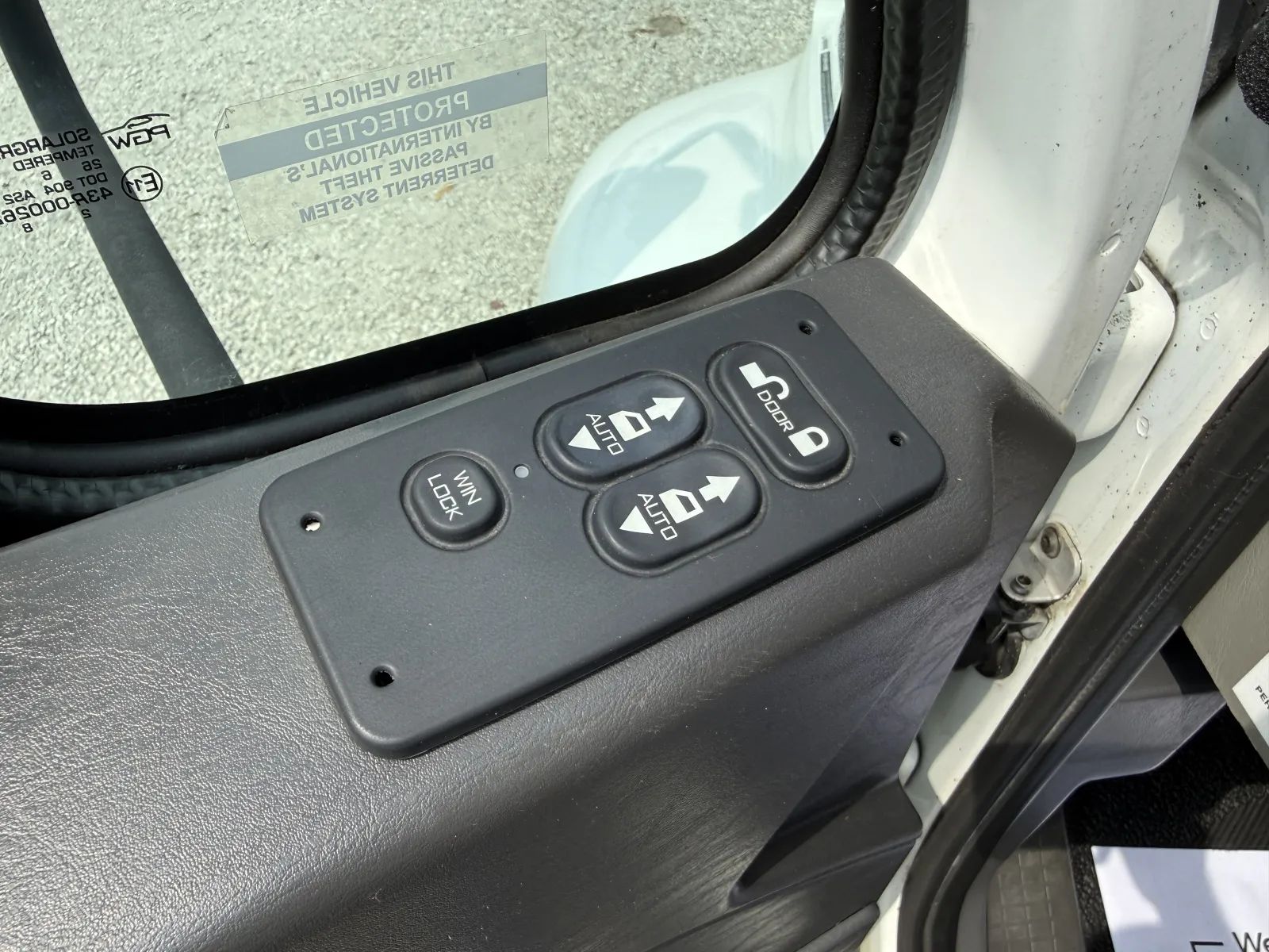 Used 2017 International DuraStar 4300 - photo 28