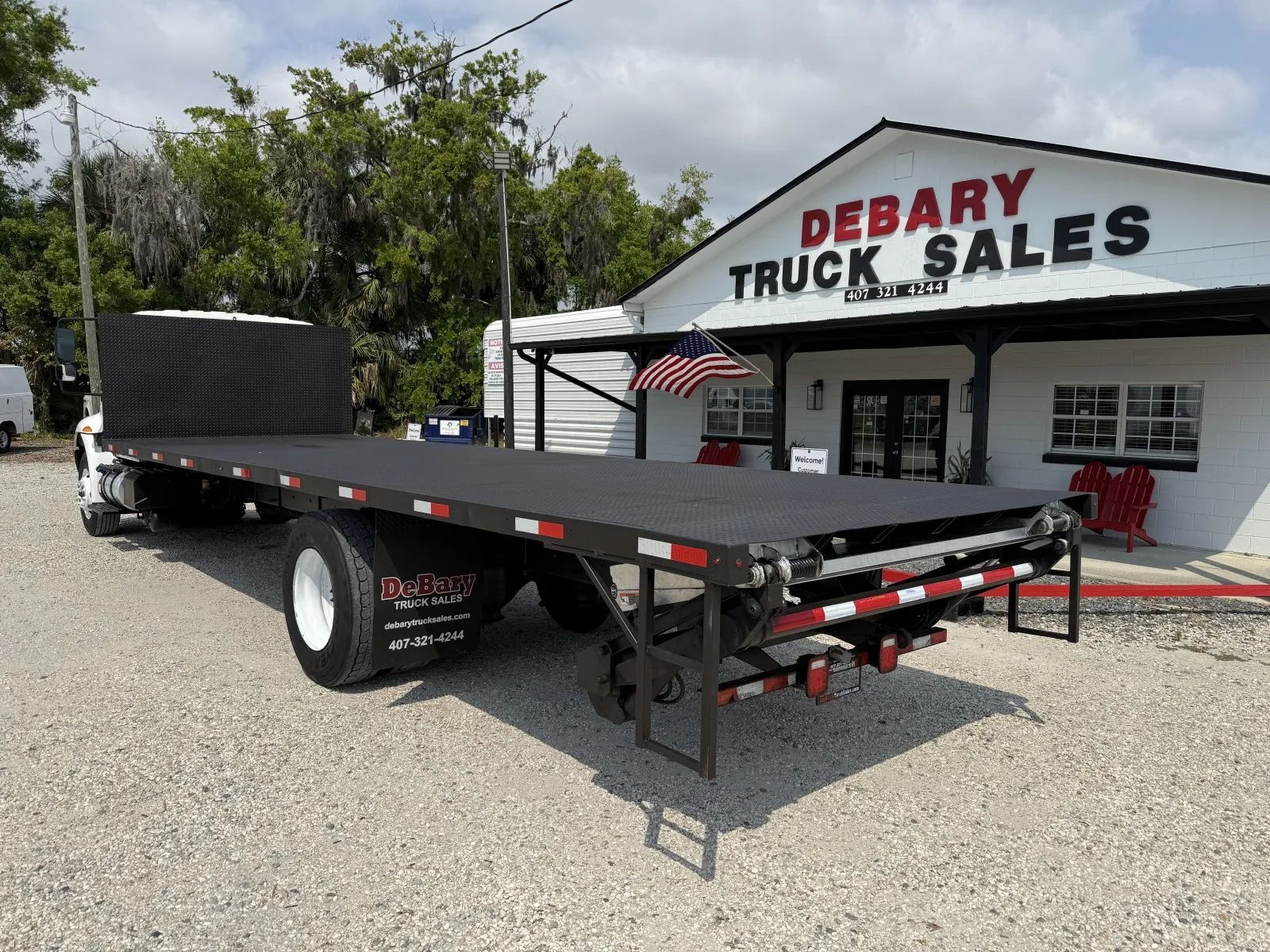 Used 2017 International DuraStar 4300 - photo 2