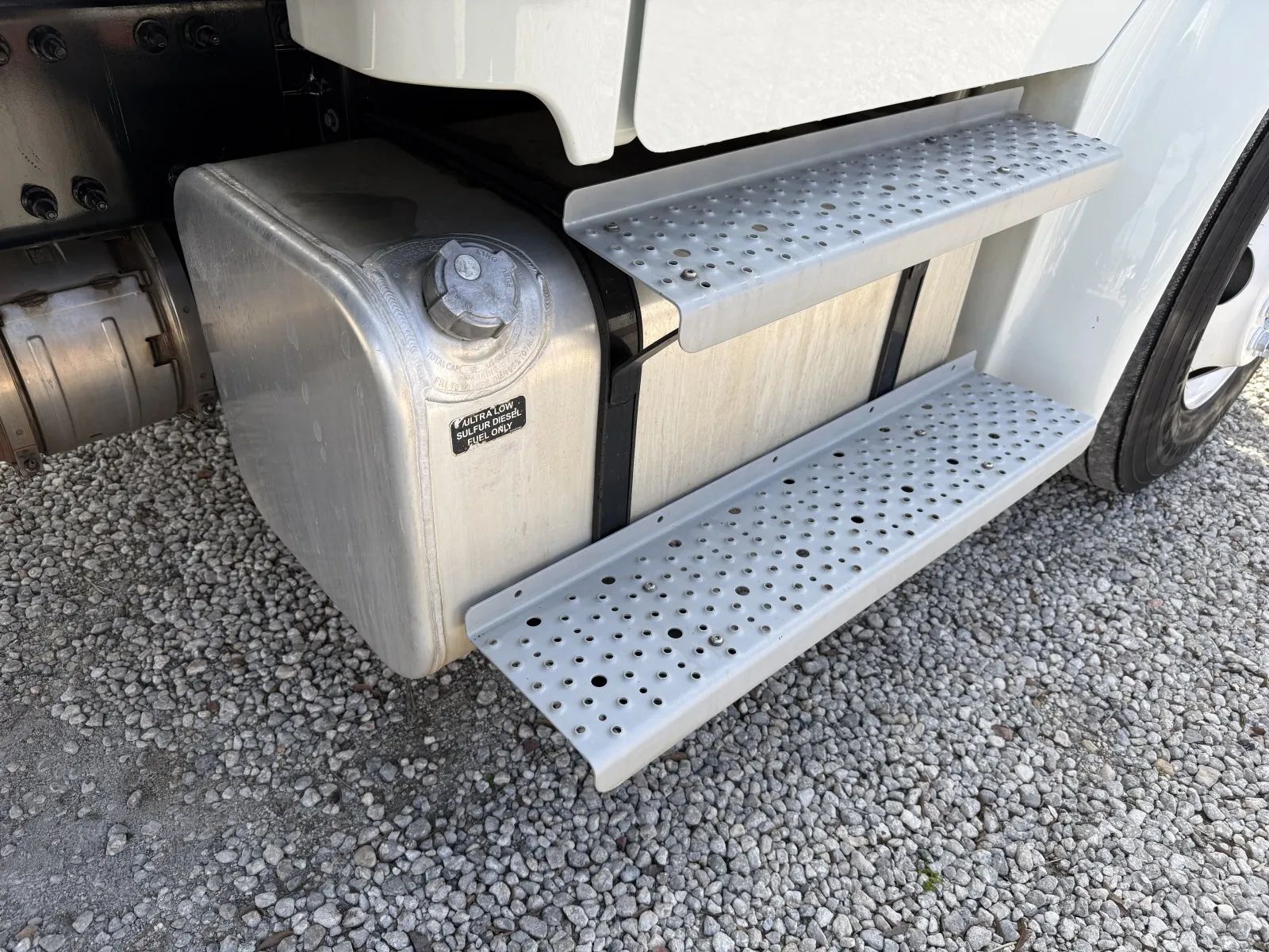 Used 2019 Freightliner M2 - photo 18