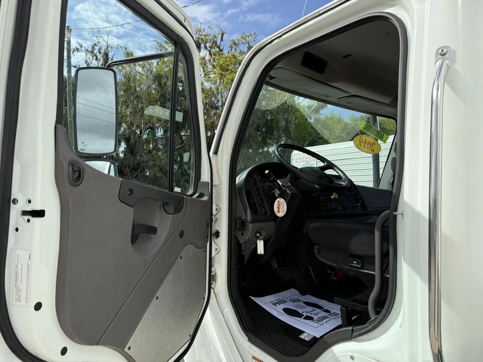 Used 2019 Freightliner M2 - photo 24