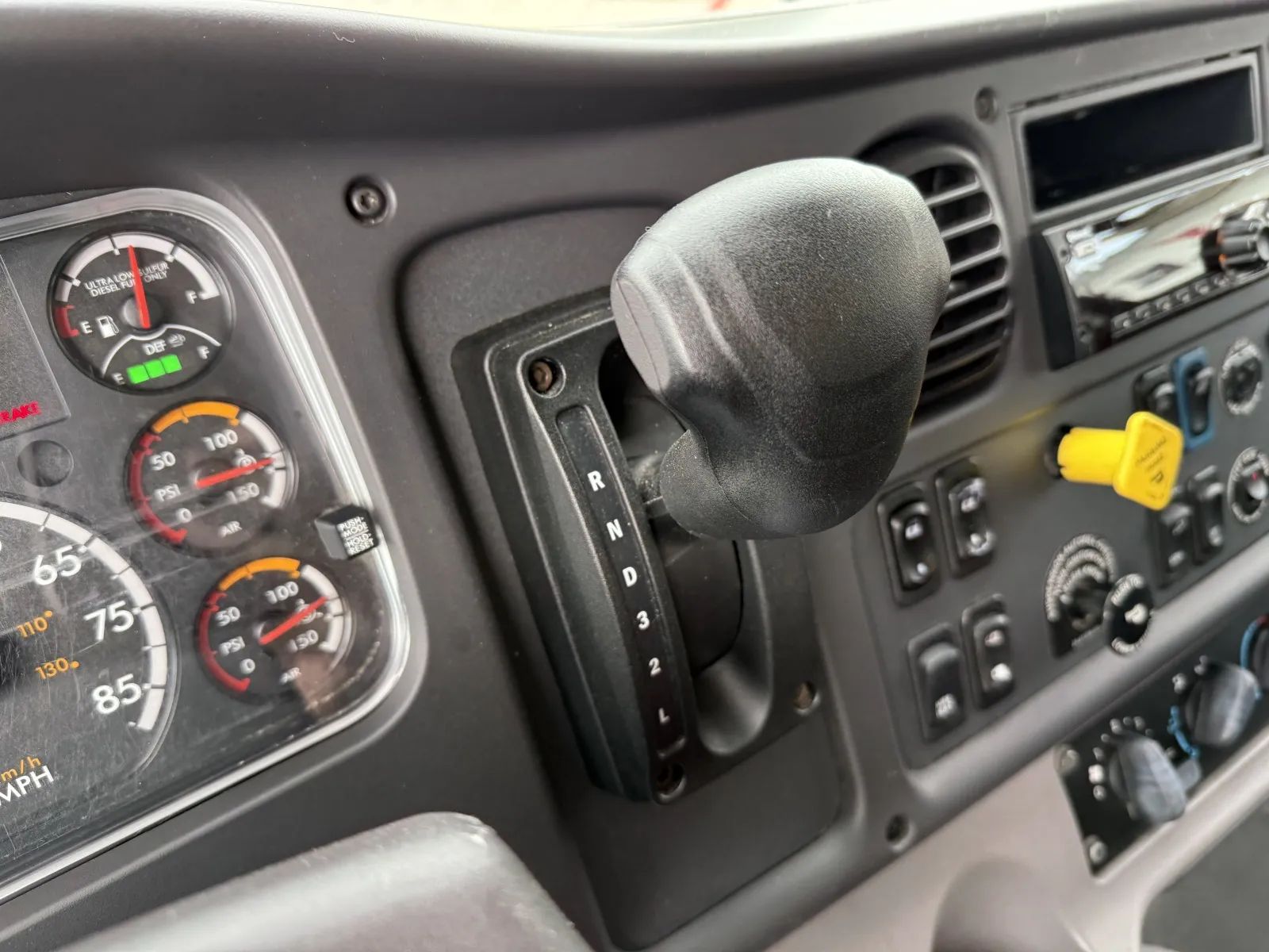 Used 2020 Freightliner M2 - photo 32