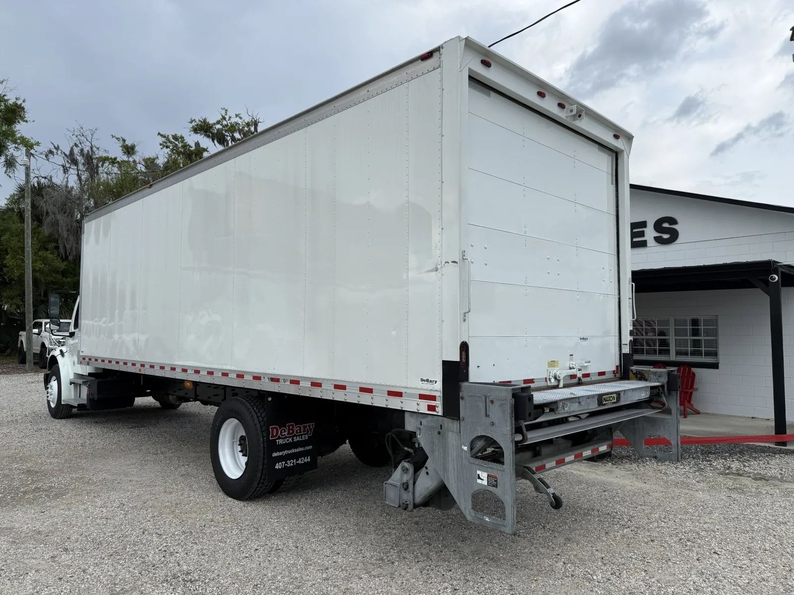 Used 2020 Freightliner M2 - photo 2