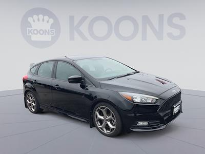 Used 2018 Ford Focus - photo 2