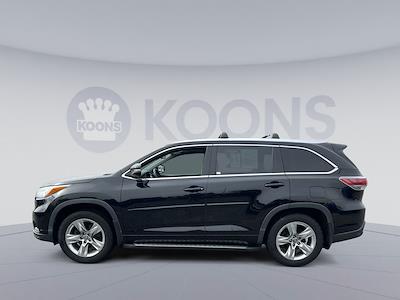 Used 2016 Toyota Highlander - photo 1