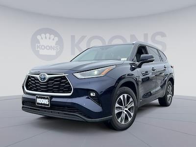 Used 2021 Toyota Highlander - photo 1