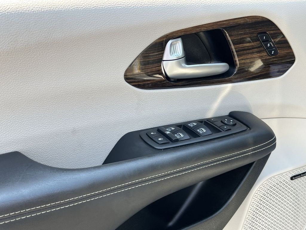 Used 2022 Chrysler Pacifica - photo 30