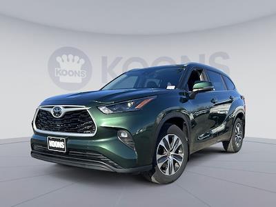 Used 2024 Toyota Highlander XLE for sale #KBFP240433 - photo 1