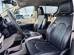 Used 2024 Chrysler Pacifica Select Minivan thumbnail 9