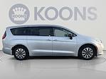Used 2024 Chrysler Pacifica Select Minivan thumbnail 6