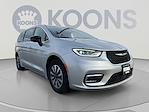 Used 2024 Chrysler Pacifica Select Minivan thumbnail 7