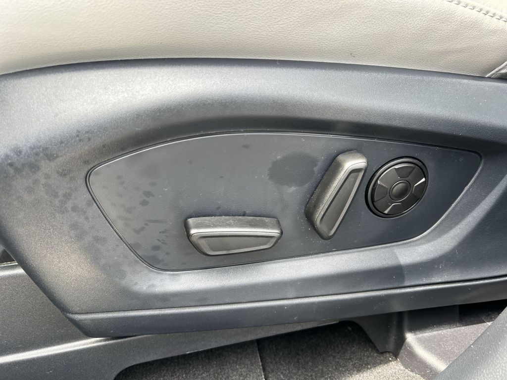 Used 2025 Ford Explorer - photo 21
