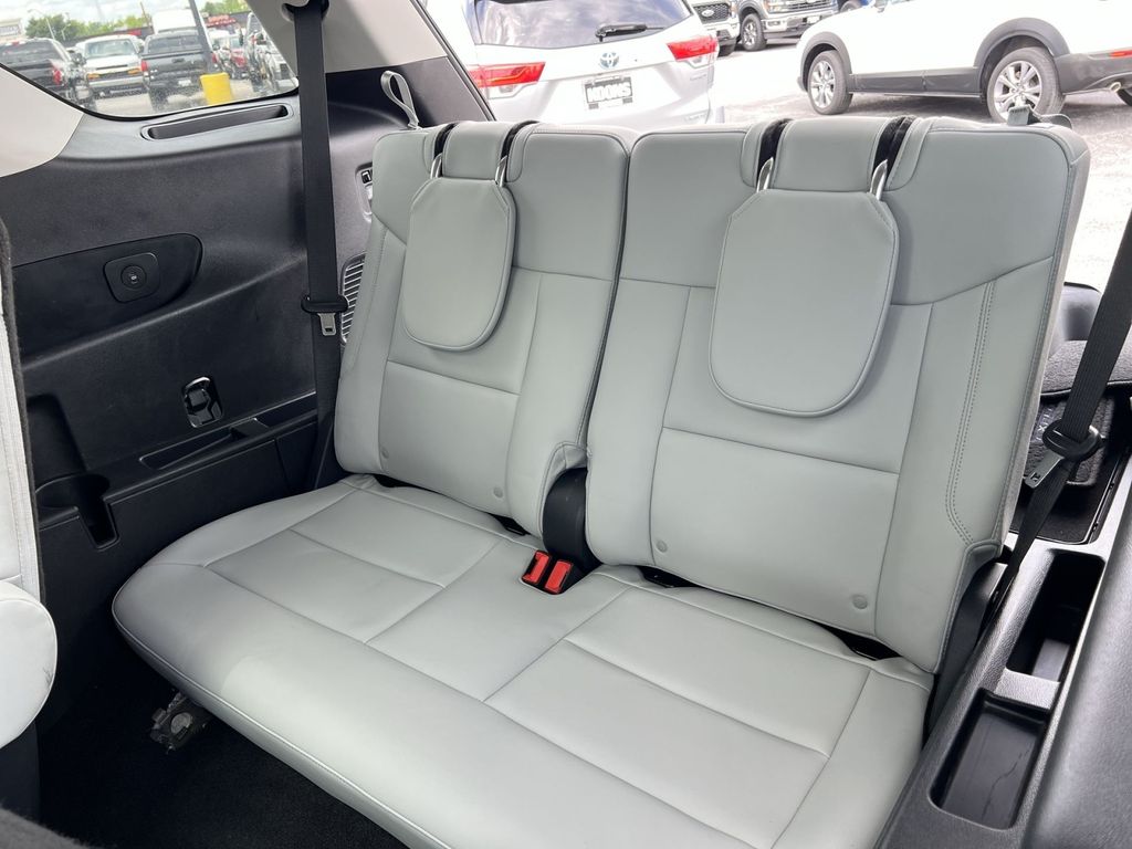 Used 2025 Ford Explorer - photo 33