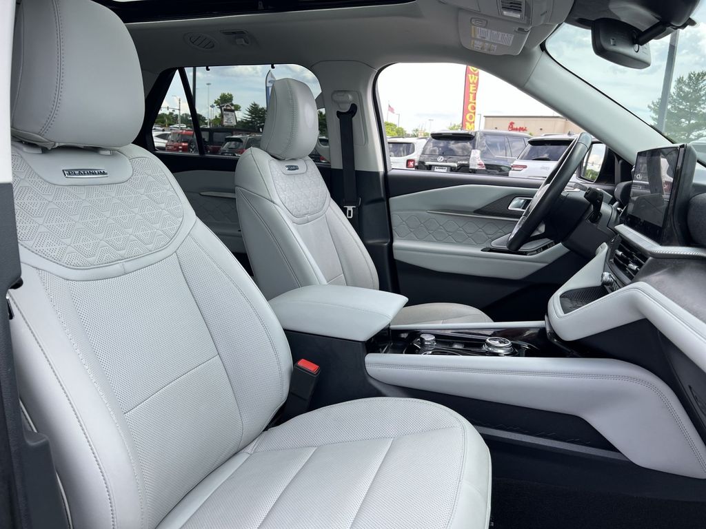 Used 2025 Ford Explorer - photo 35