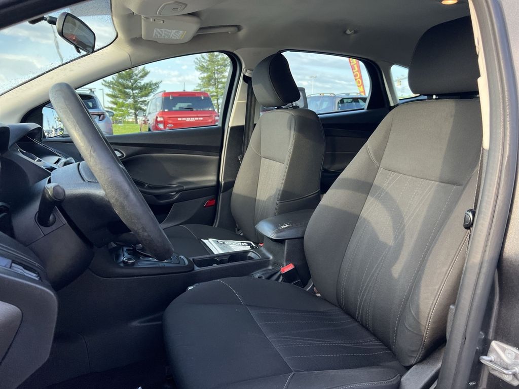 Used 2017 Ford Focus - photo 10