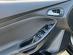 Used 2017 Ford Focus SE thumbnail 9