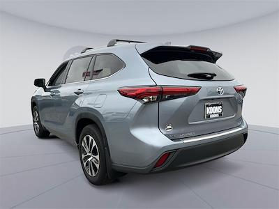 Used 2023 Toyota Highlander XLE SUV for sale #S5404871A - photo 2