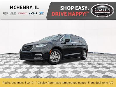 Used 2023 Chrysler Pacifica - photo 1