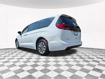 2024 Chrysler Pacifica FWD Minivan for sale #MKP2521 - photo 2