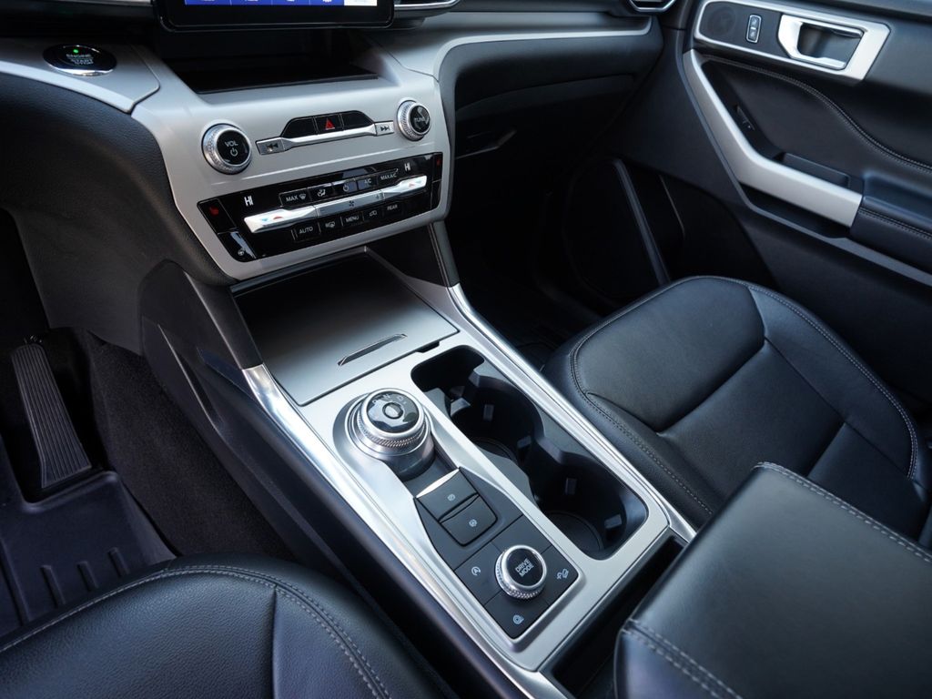 Used 2020 Ford Explorer - photo 14