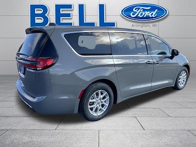 Used 2023 Chrysler Pacifica - photo 1