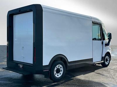New 2025 Chevrolet BrightDrop 400 Step Van / Walk-in for sale #9103256 - photo 2