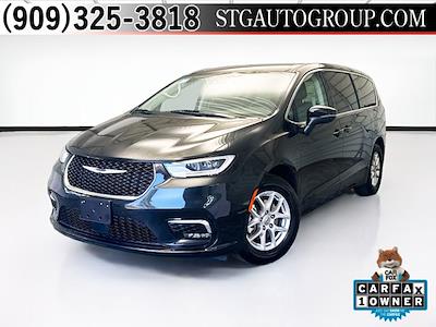 Used 2023 Chrysler Pacifica Touring L Minivan for sale #T66802 - photo 1