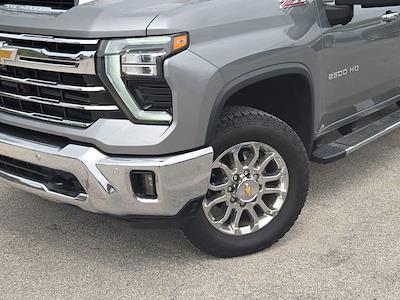 Used 2025 Chevrolet Silverado 2500 - photo 1