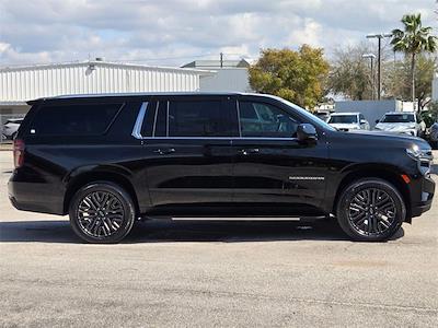 Used 2024 Chevrolet Suburban - photo 1