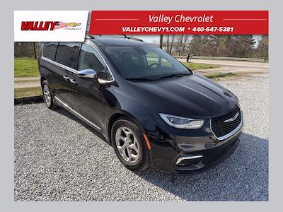 Used 2023 Chrysler Pacifica - photo 1