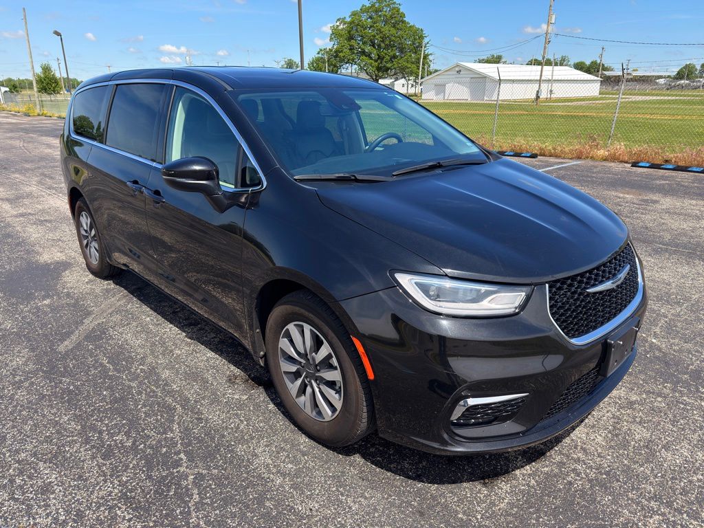 Used 2023 Chrysler Pacifica - photo 7