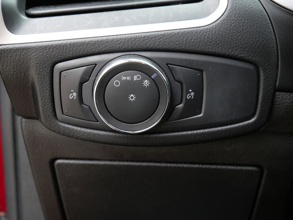 Used 2018 Ford Edge - photo 16