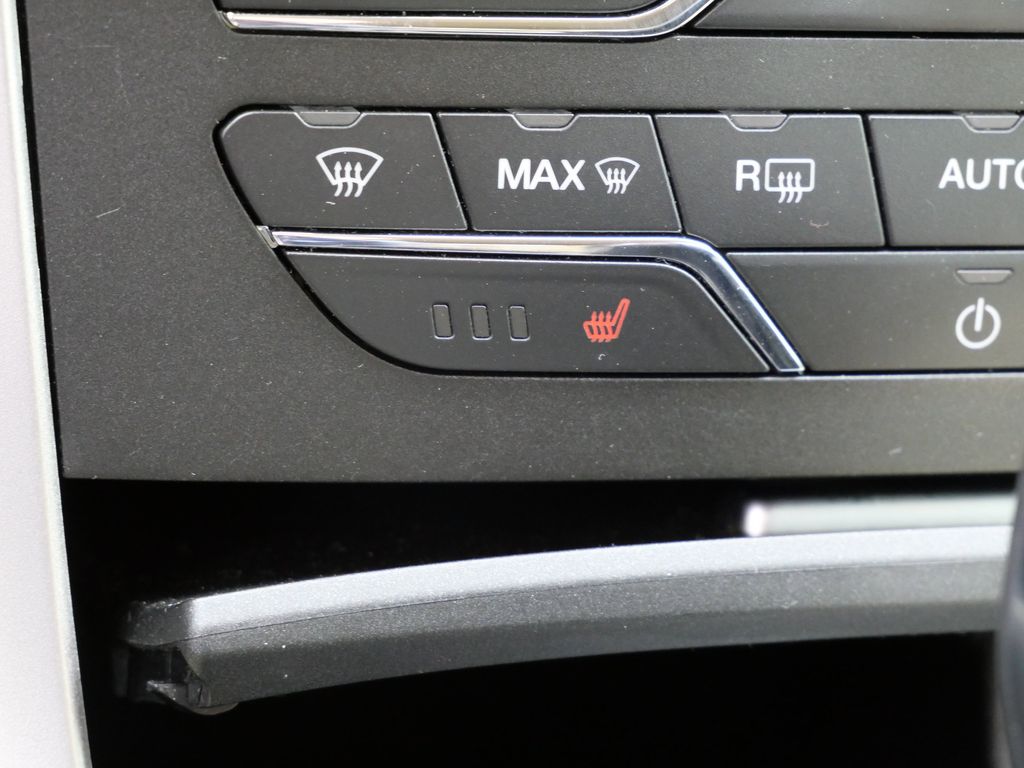 Used 2018 Ford Edge - photo 26