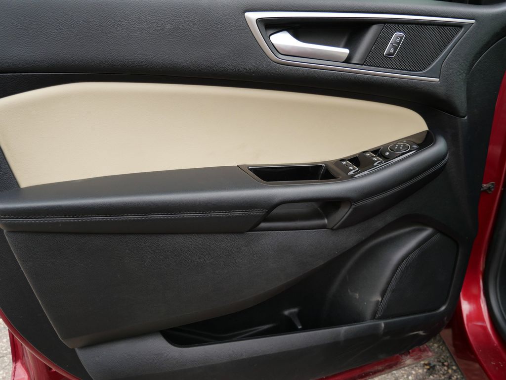 Used 2018 Ford Edge - photo 10