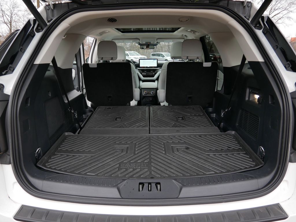 Used 2025 Ford Explorer - photo 12