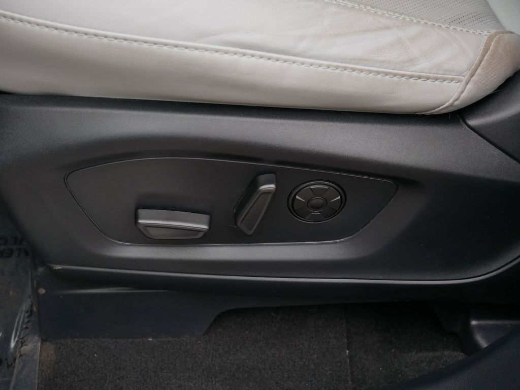 Used 2025 Ford Explorer - photo 18