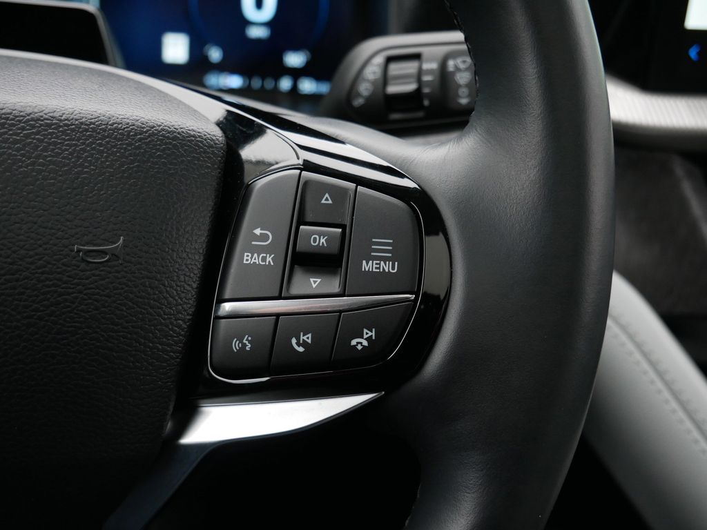 Used 2025 Ford Explorer - photo 22