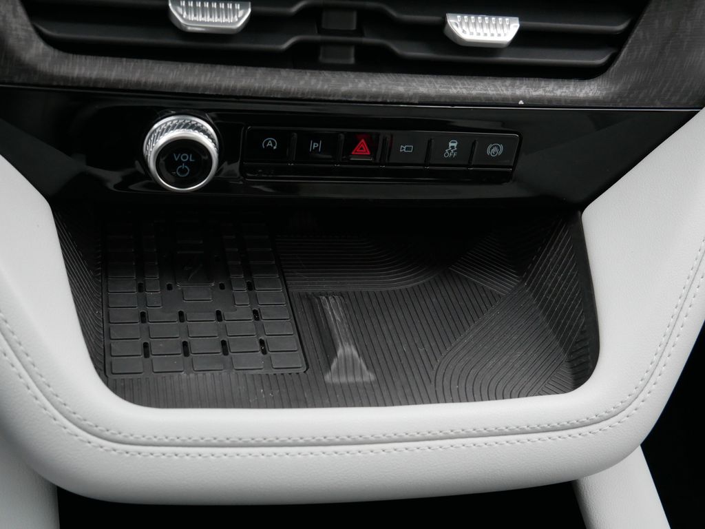 Used 2025 Ford Explorer - photo 26