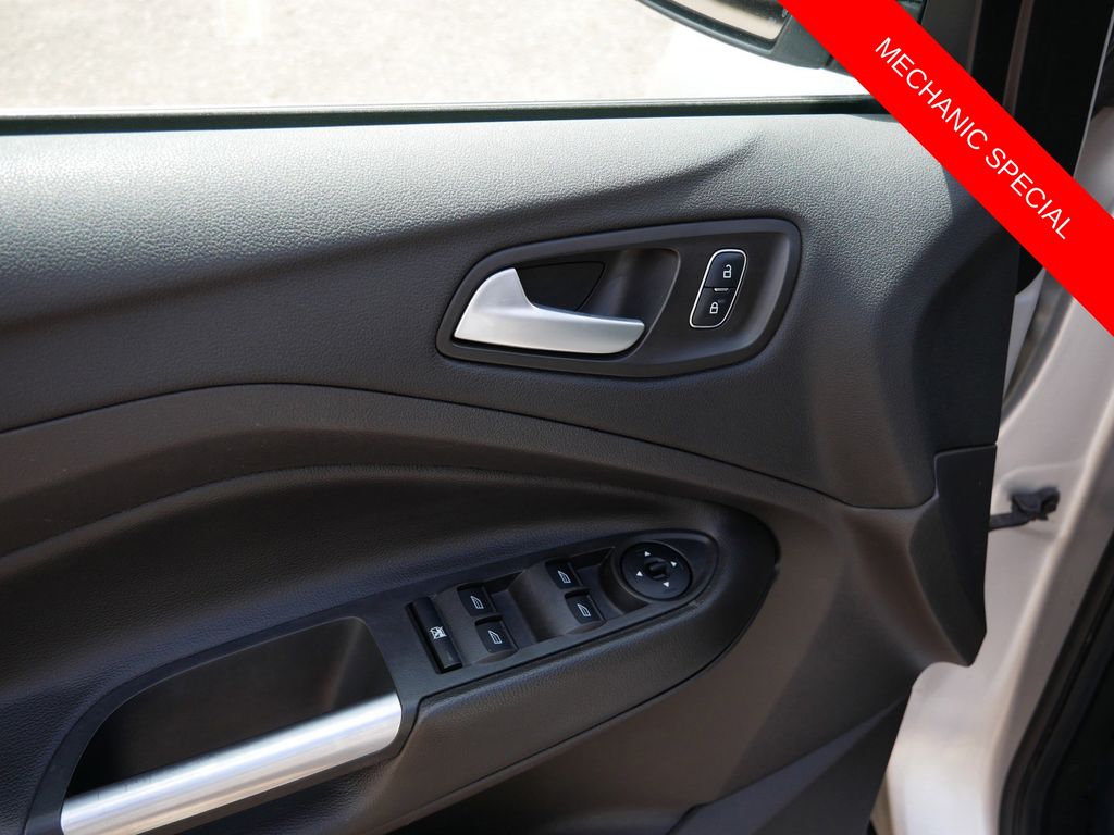 Used 2017 Ford Escape - photo 17