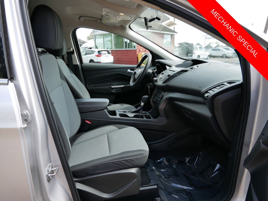Used 2017 Ford Escape - photo 10