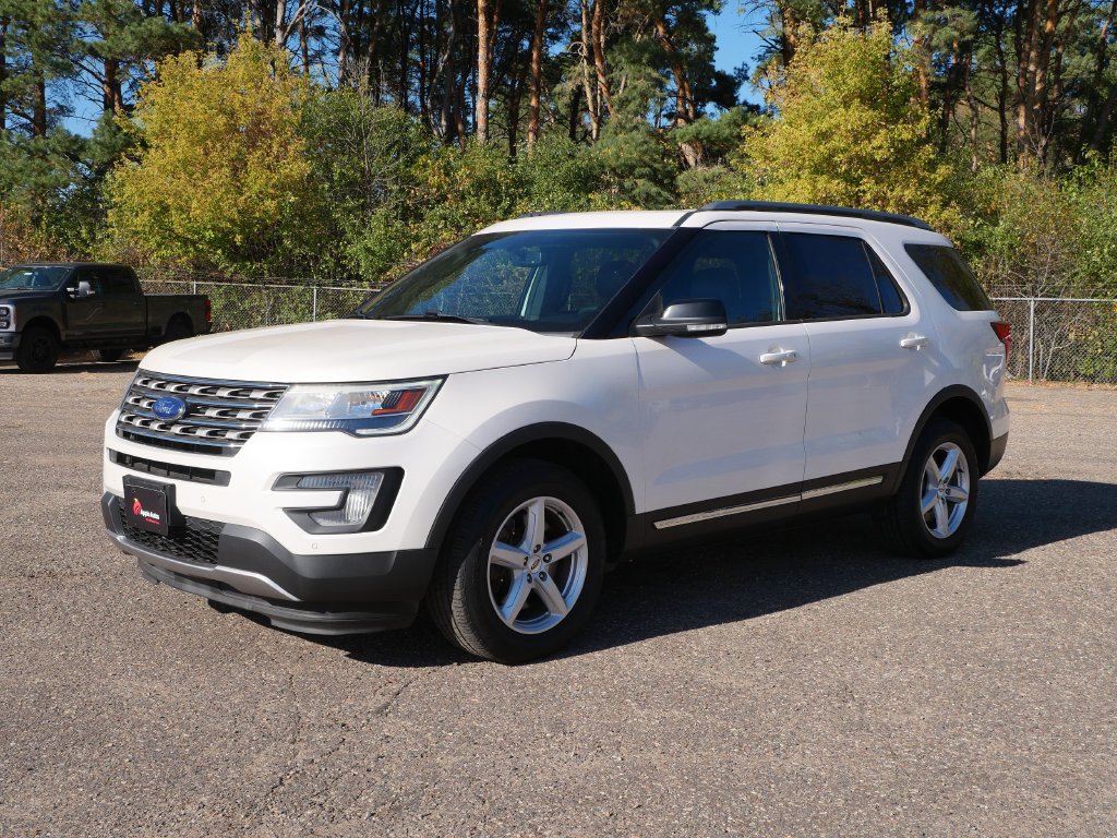 Used 2017 Ford Explorer - photo 2