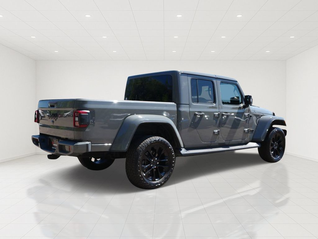 Used 2022 Jeep Gladiator - photo 2