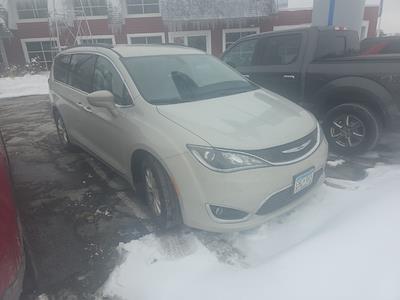 Used 2017 Chrysler Pacifica Touring L Minivan for sale #W1771B - photo 1